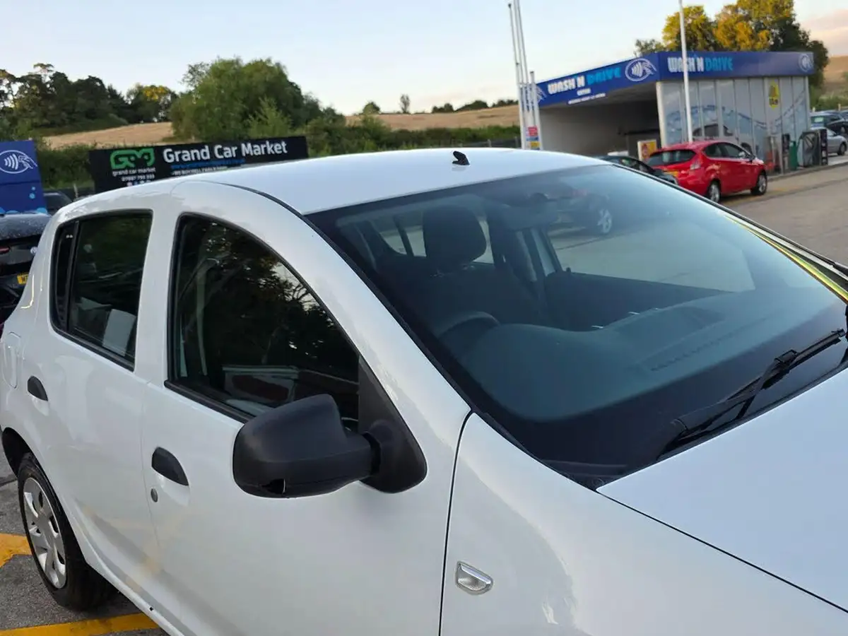 2017-dacia-sandero-10-sce-access-big-30