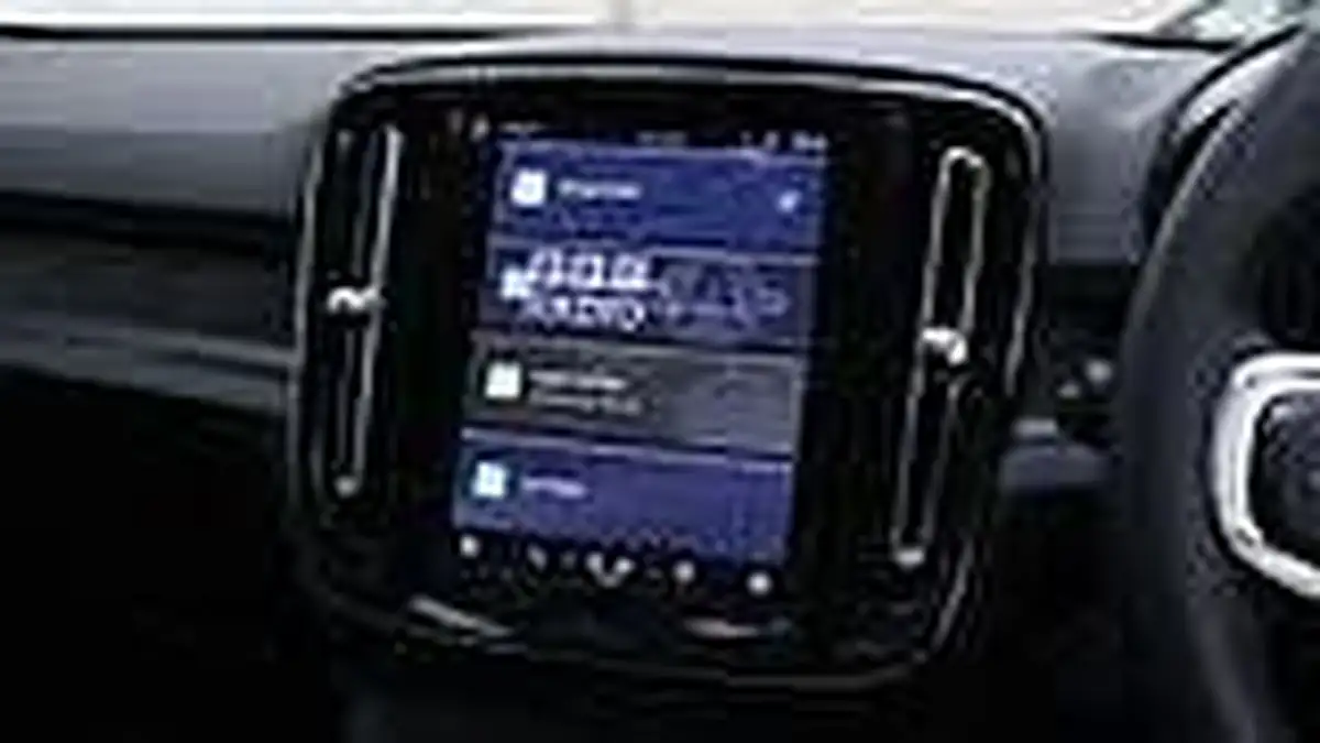 2022-volvo-c40-e-twin-recharge-pro-big-21