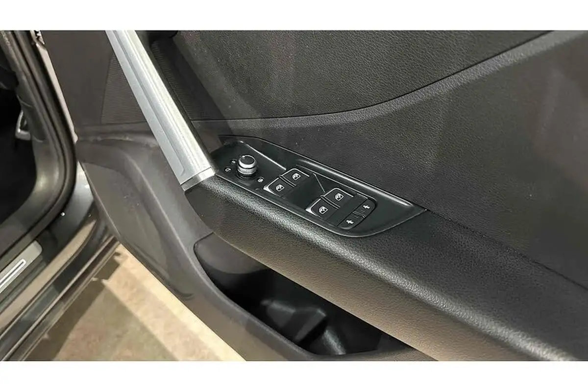 2018-audi-q2-14-tfsi-s-line-big-30