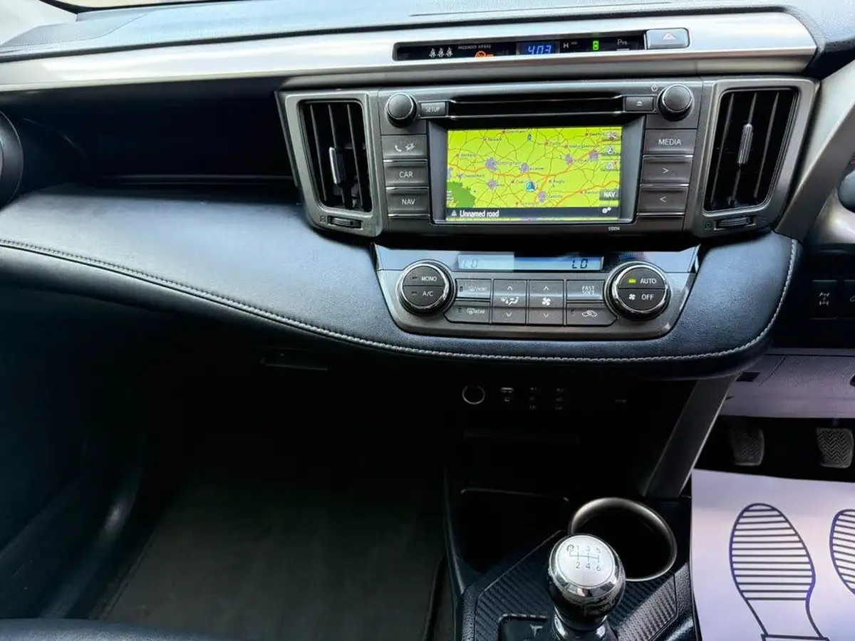 2014-toyota-rav4-22td-invincible-22d-4d-nav-big-16