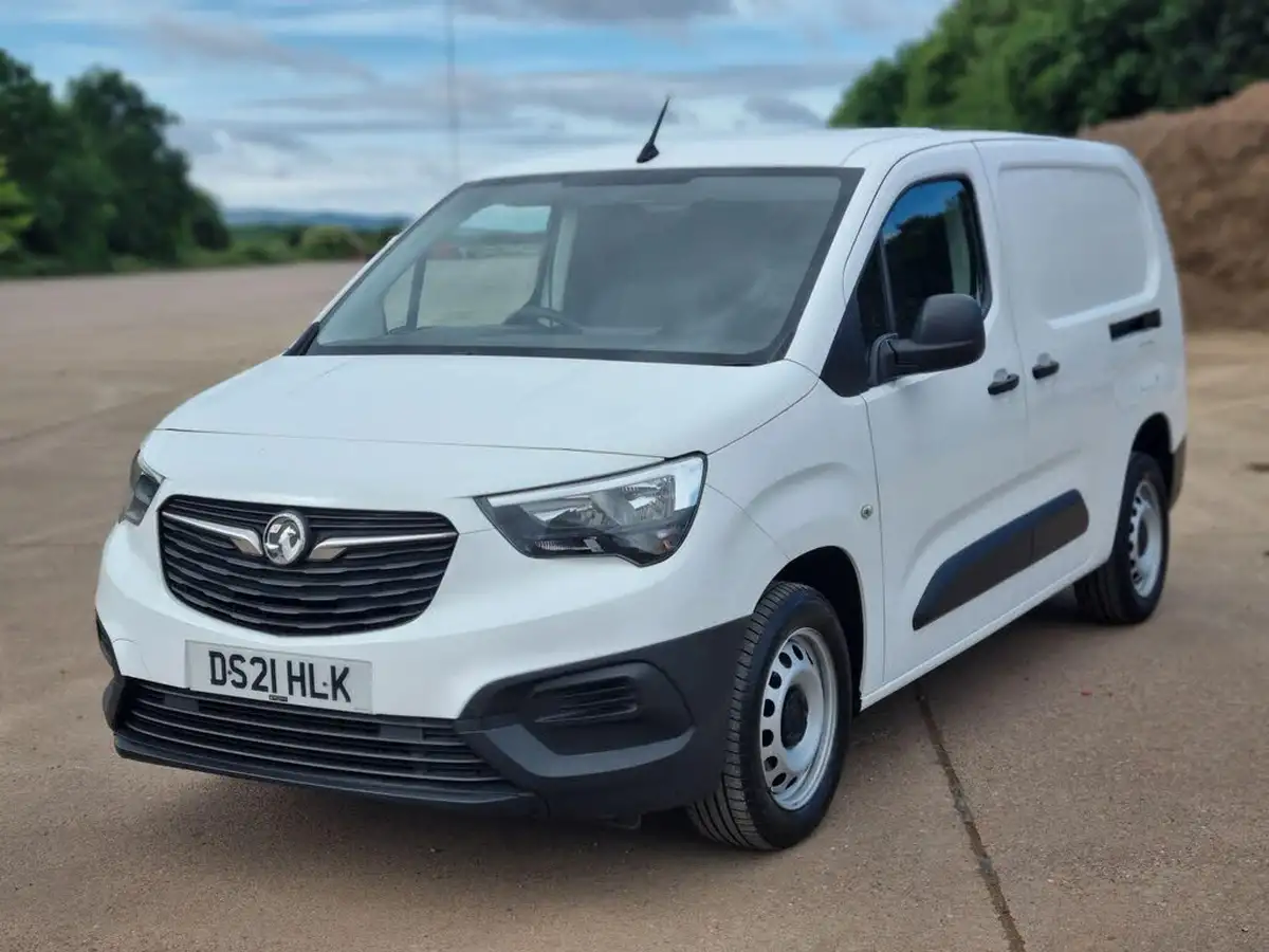 2021-vauxhall-combo-15cdti-dynamic-2300-100pseu6dt-l2h1-panel-big-11