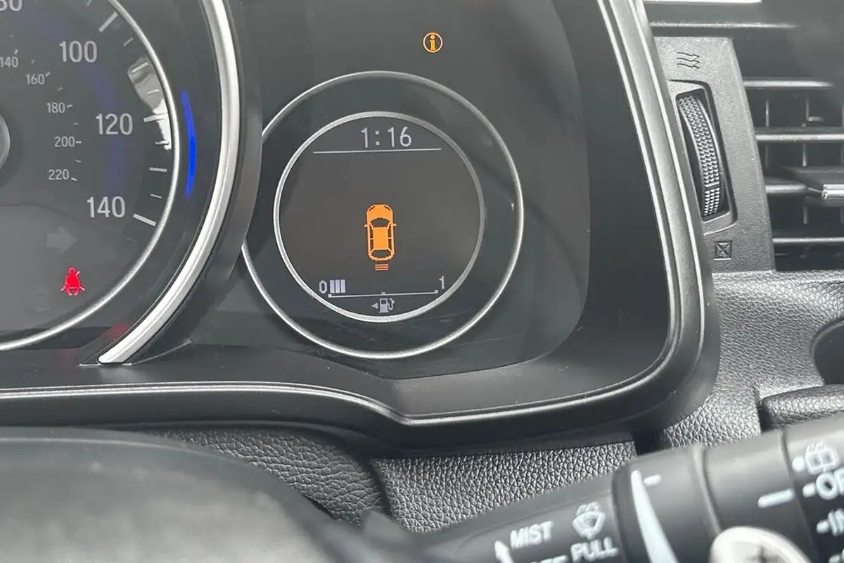 2018-honda-jazz-13-i-vtec-ex-navi-cvt-big-39