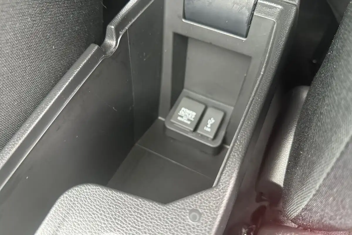 2018-honda-jazz-13-i-vtec-ex-navi-cvt-big-15