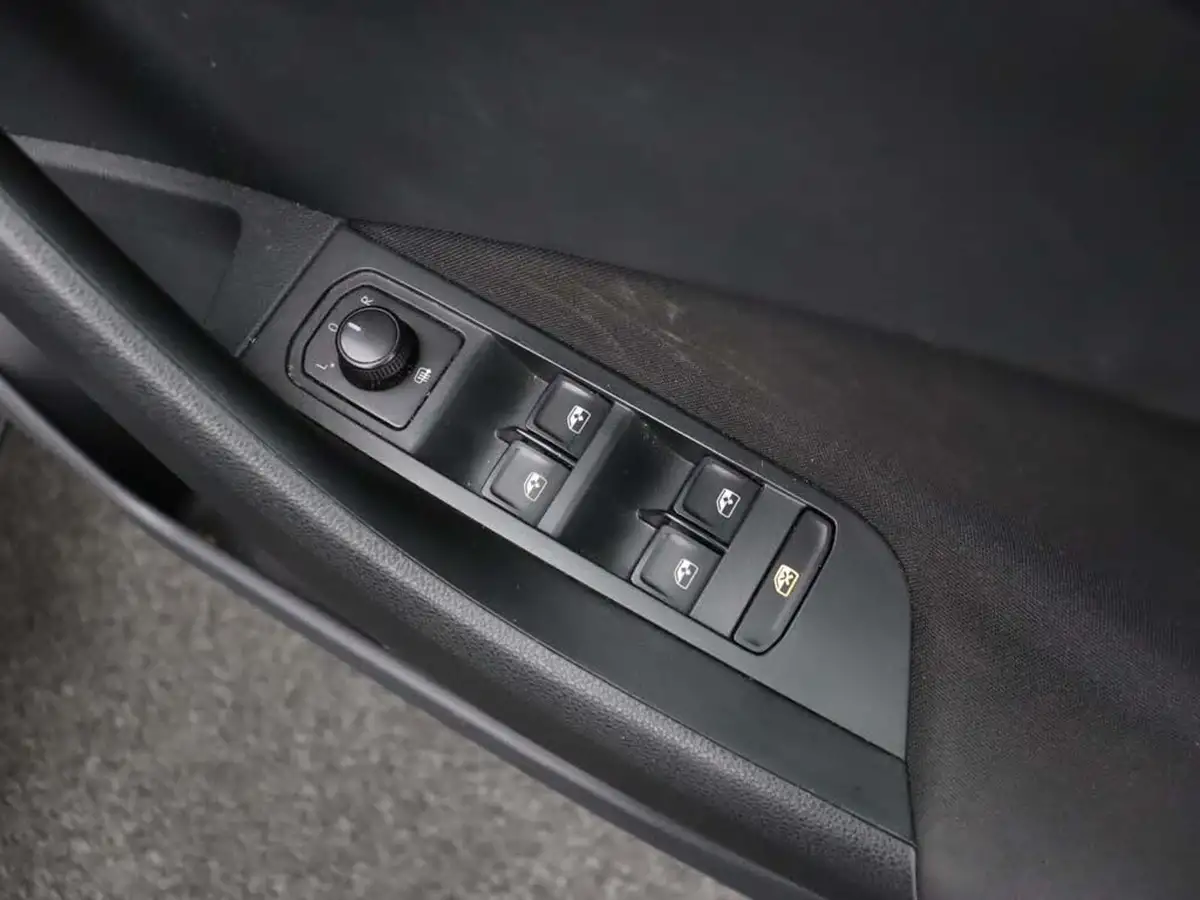 2022-skoda-kamiq-10-tsi-se-109ps-dsg-big-22