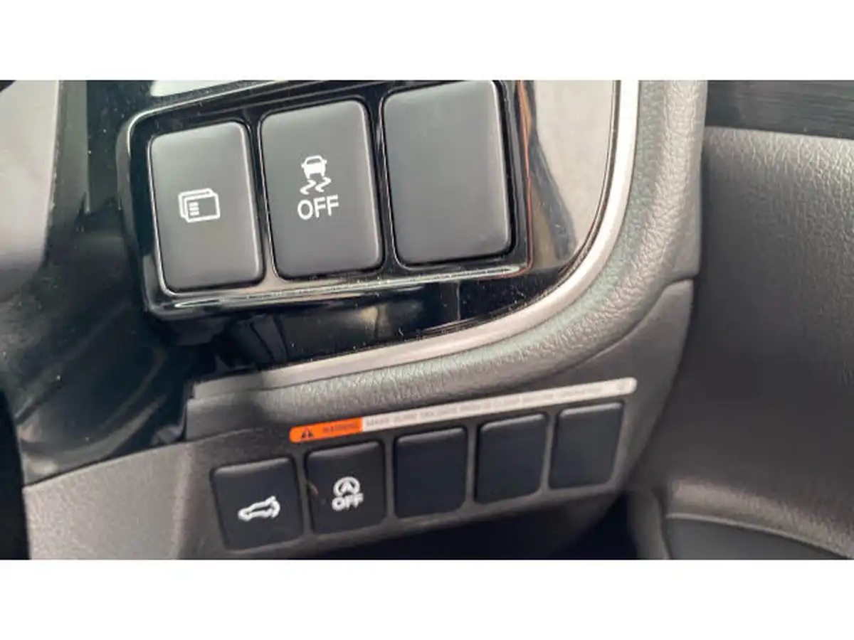 2018-mitsubishi-outlander-22di-d-4-leather-big-24
