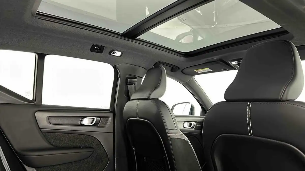 2022-volvo-xc40-15-t3-r-design-auto-big-46