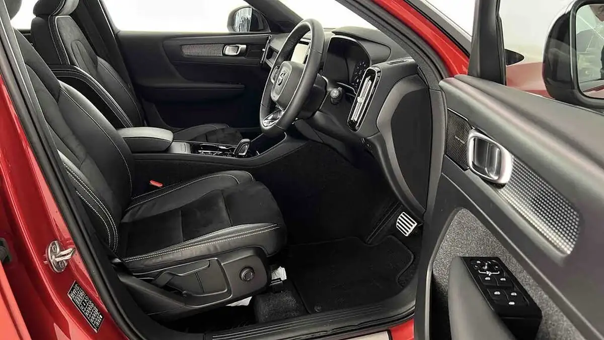 2022-volvo-xc40-15-t3-r-design-auto-big-22