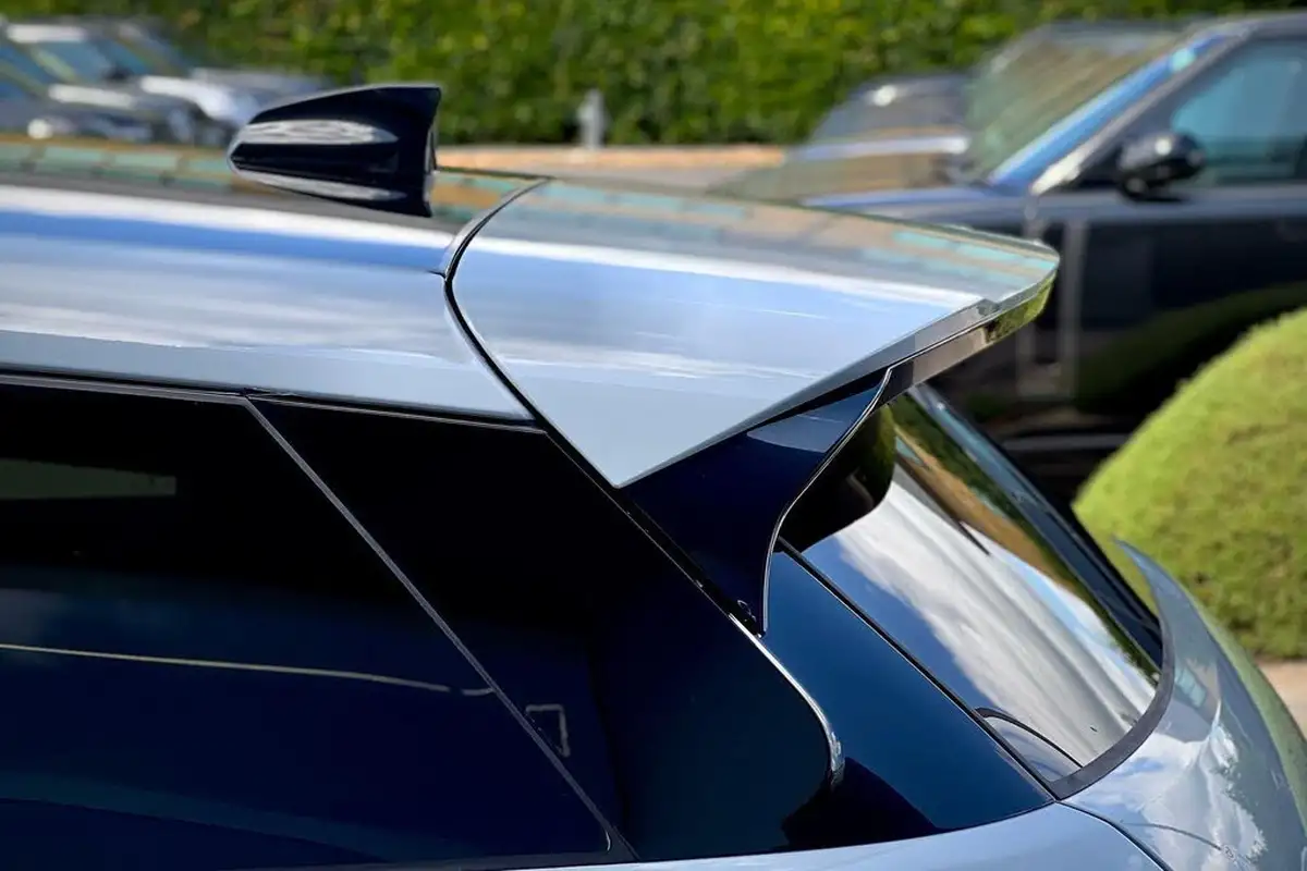 2024-land-rover-range-rover-evoque-15-p270e-dynamic-se-big-17