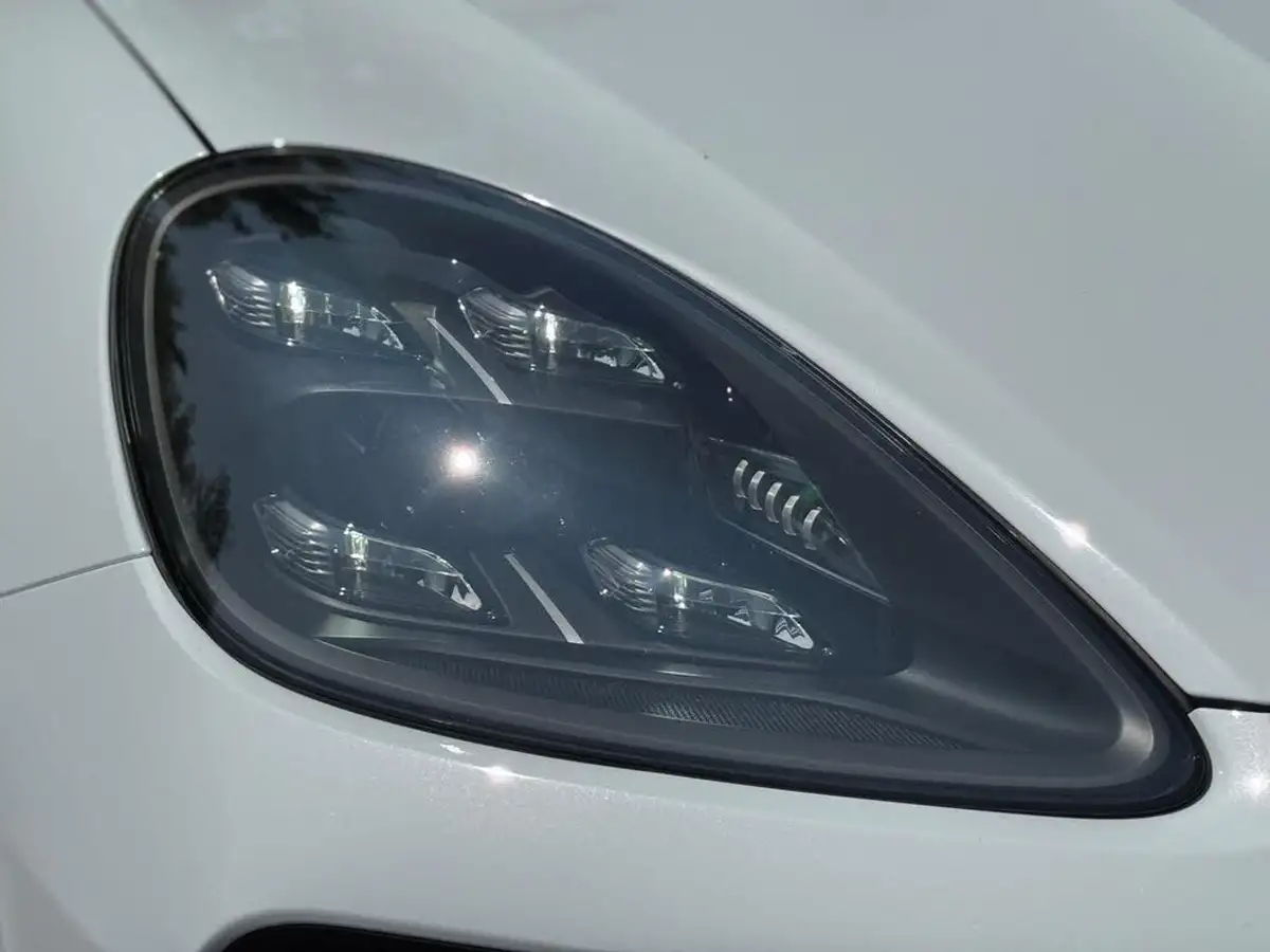 2021-porsche-cayenne-30-v6-coupe-big-41