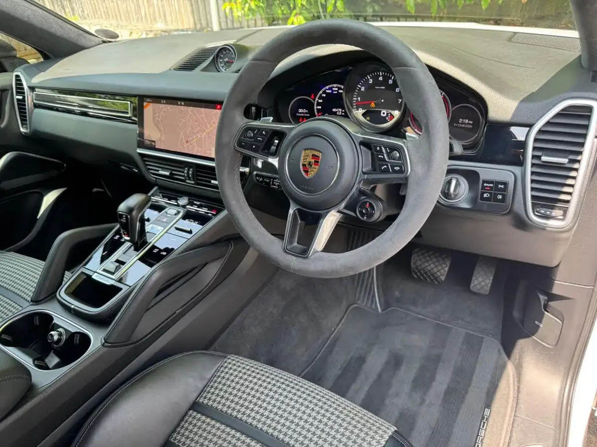 2021-porsche-cayenne-30-v6-coupe-big-17