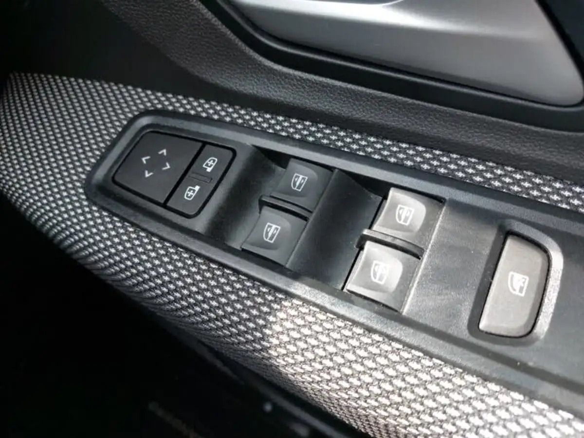 2023-dacia-sandero-10-tce-expression-90bhp-big-12