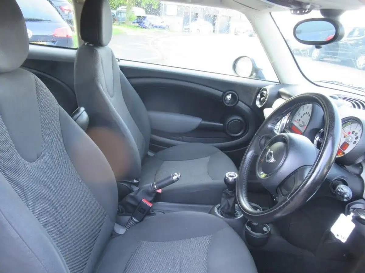 2011-mini-cooper-16td-cooper-d-112bhp-hatchback-3d-1598cc-big-18