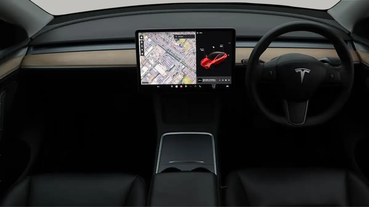 2022-tesla-model-y-e-long-range-big-13