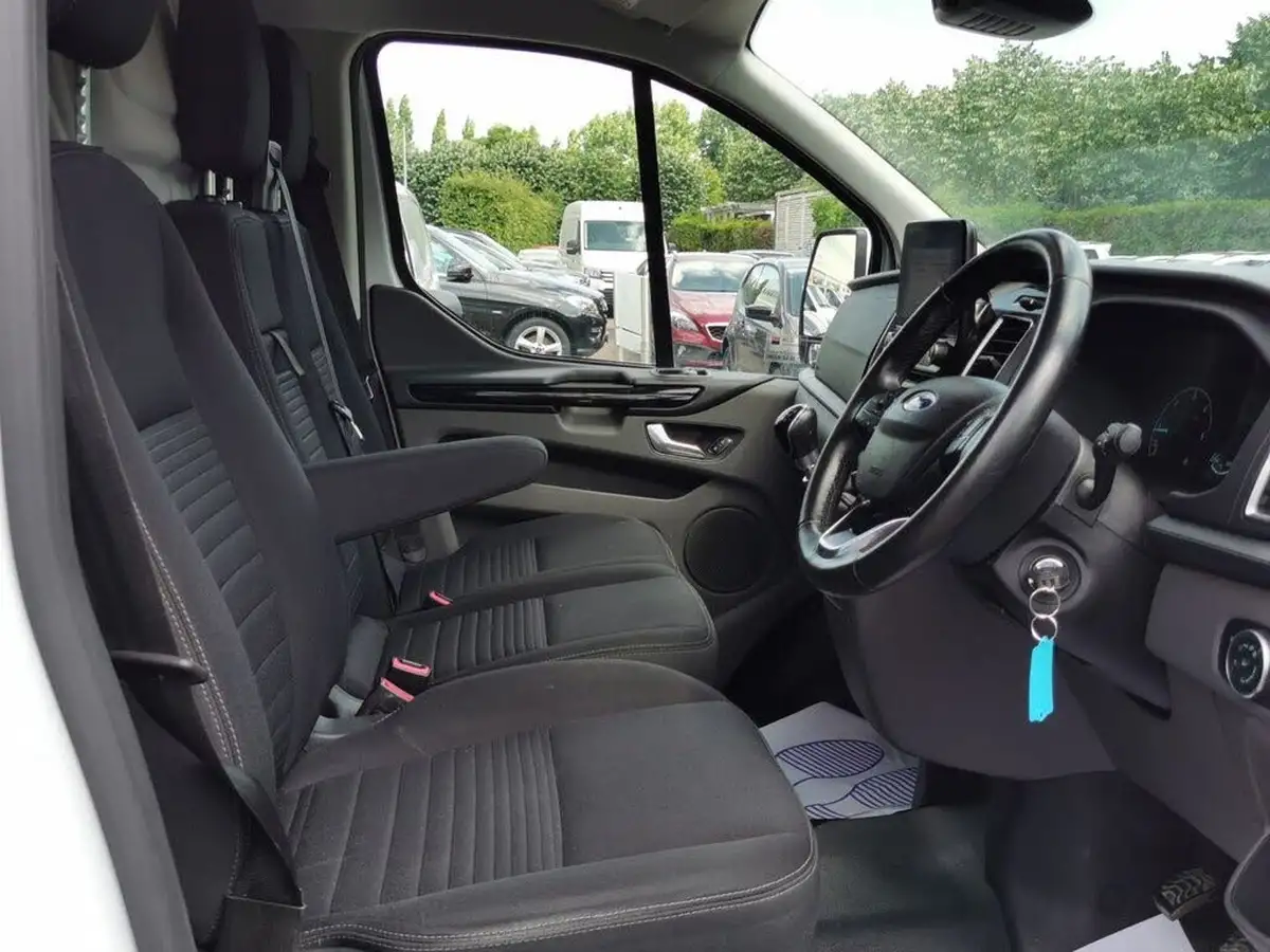 2019-ford-transit-custom-20tdci-300-l1h1-limited-130pseu6dt-panel-van-big-7