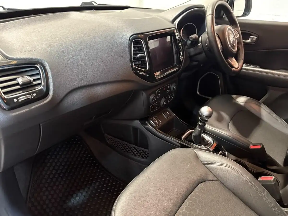 2020-jeep-compass-14-multiair-ii-night-eagle-big-10