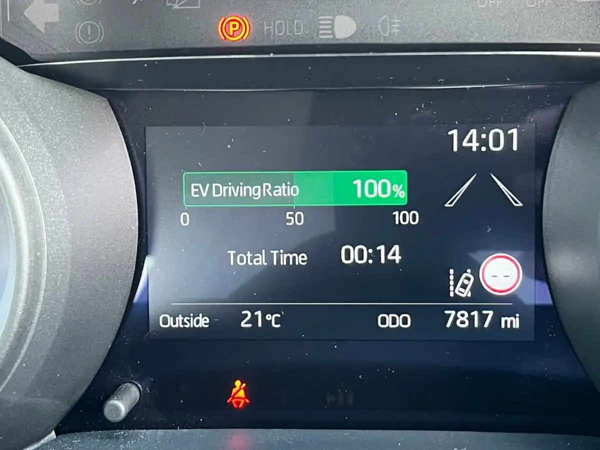 2022-toyota-yaris-cross-15-vvt-i-icon-big-31