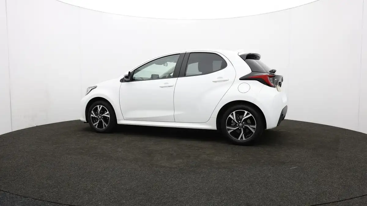 2024-toyota-yaris-15-vvt-i-design-big-74