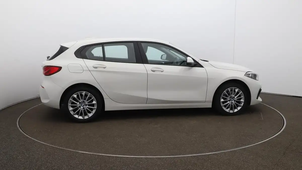 2021-bmw-1-series-15-118i-se-lcp-dct-big-50