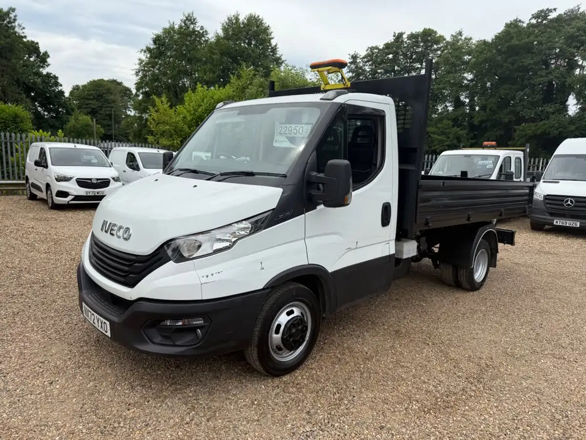 2022-iveco-daily-35c-class-big-0
