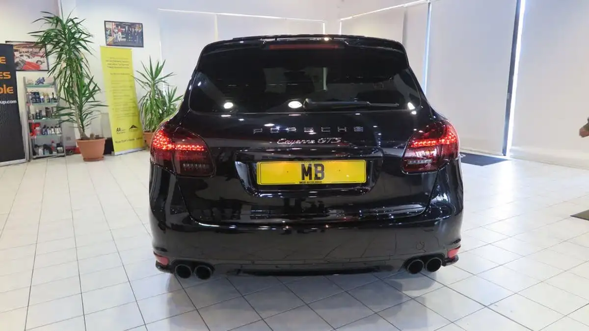 2014-porsche-cayenne-48-gts-big-3