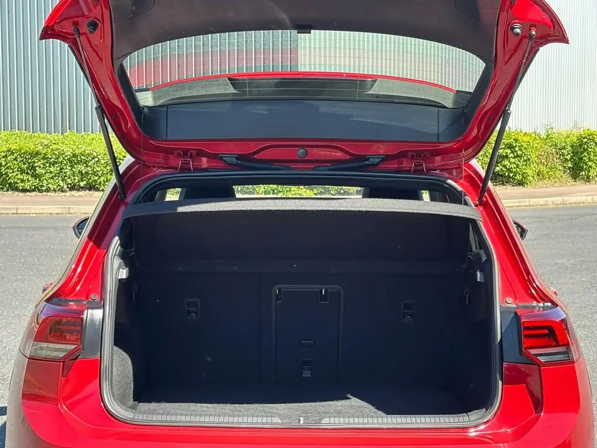 2021-volkswagen-golf-15-tsi-r-line-150ps-hatchback-big-29