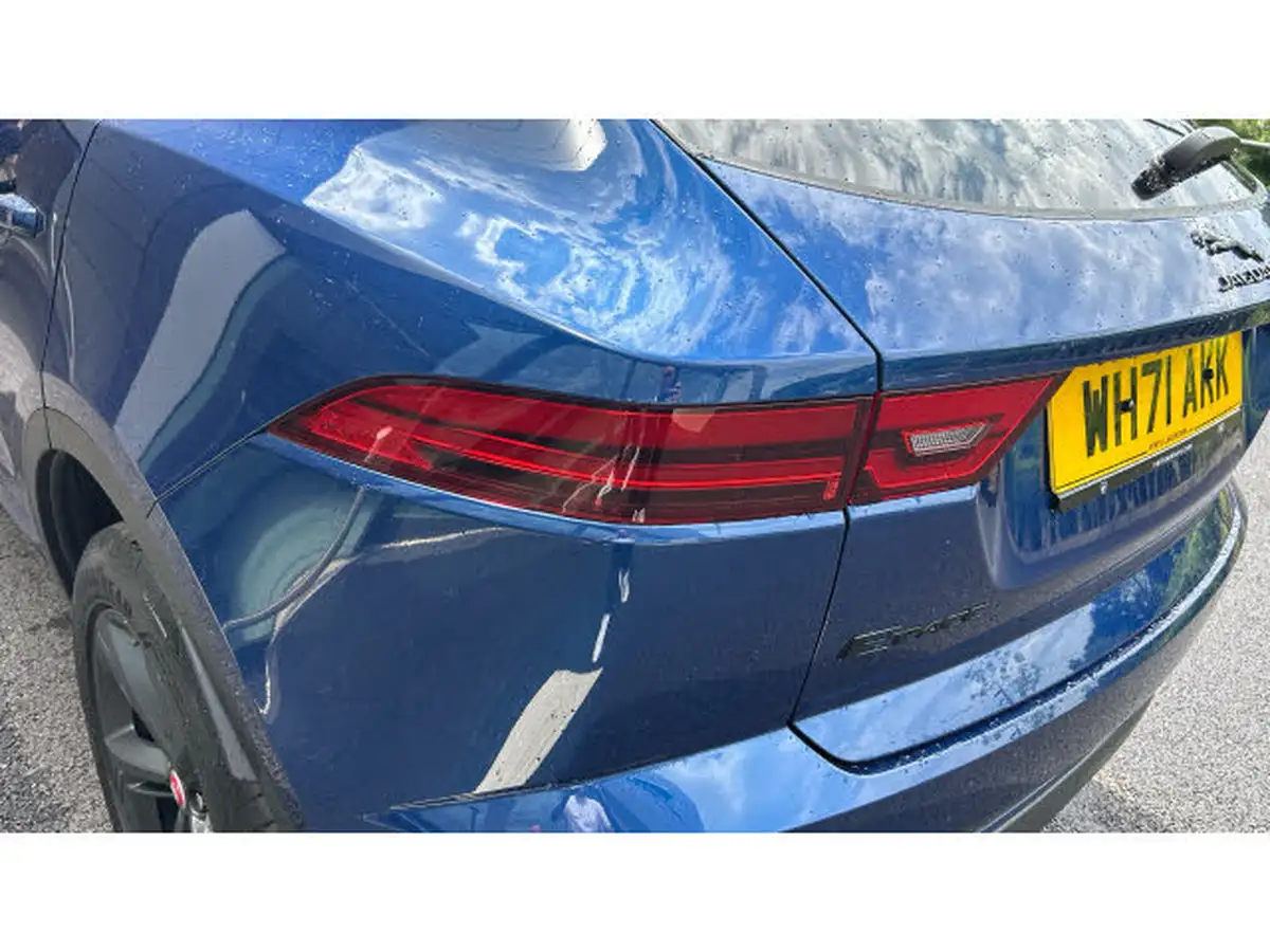 2021-jaguar-e-pace-20-d200-r-dynamic-black-big-18