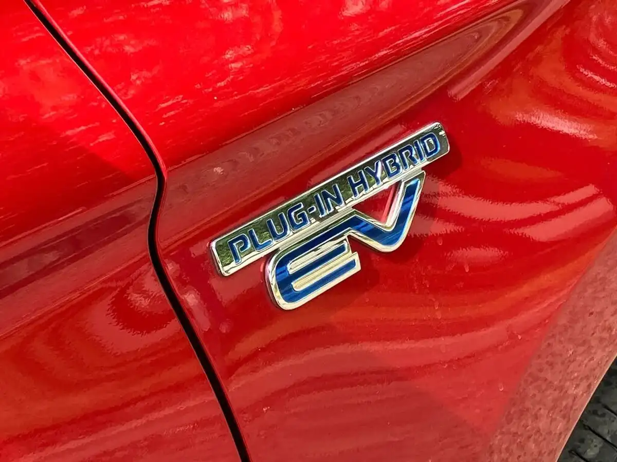 2020-mitsubishi-outlander-24-design-phev-big-60