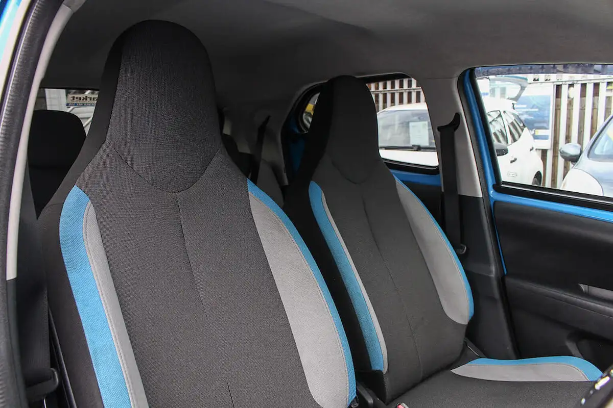2015-toyota-aygo-10-vvt-i-x-cite-2-68bhp-x-tra-convenience-5d-big-15