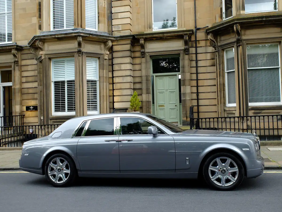 2016-rolls-royce-phantom-67-coupe-2d-big-3