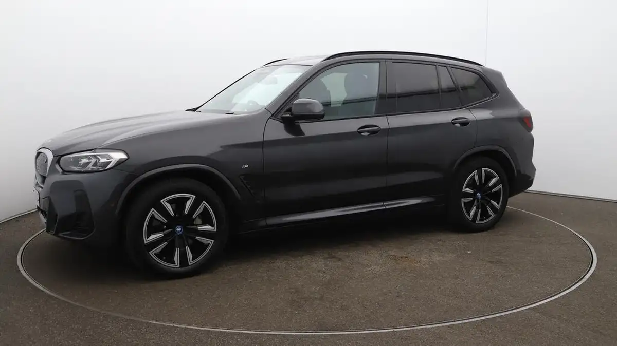 2022-bmw-ix3-e-m-sport-big-71