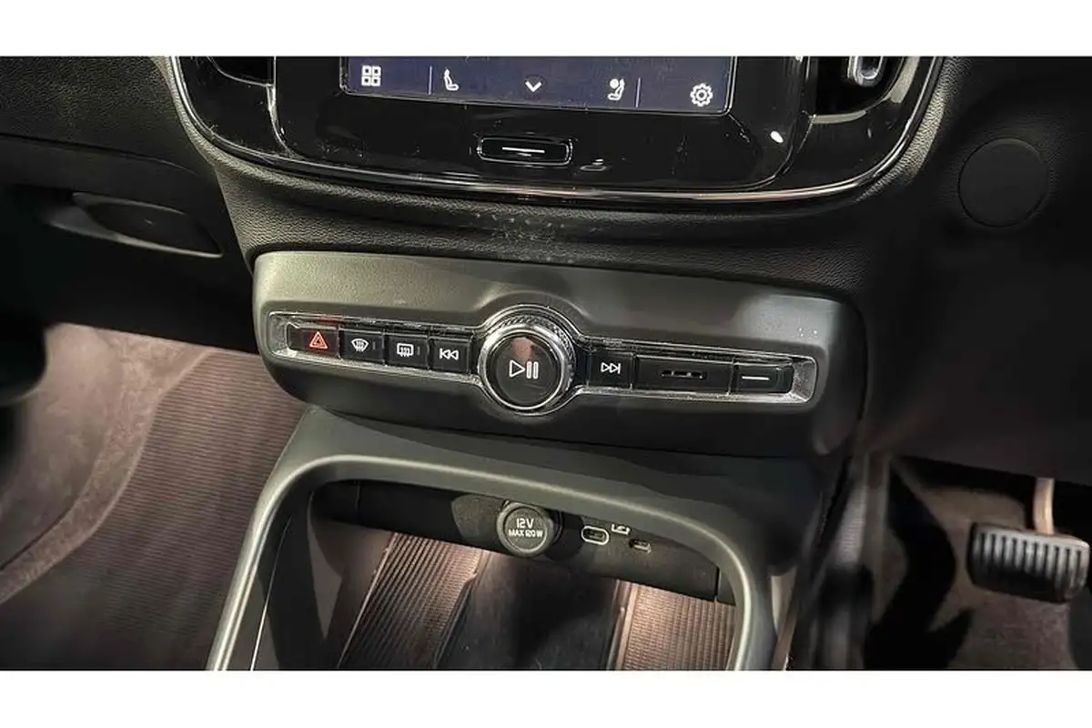 2022-volvo-c40-e-twin-recharge-pro-big-28