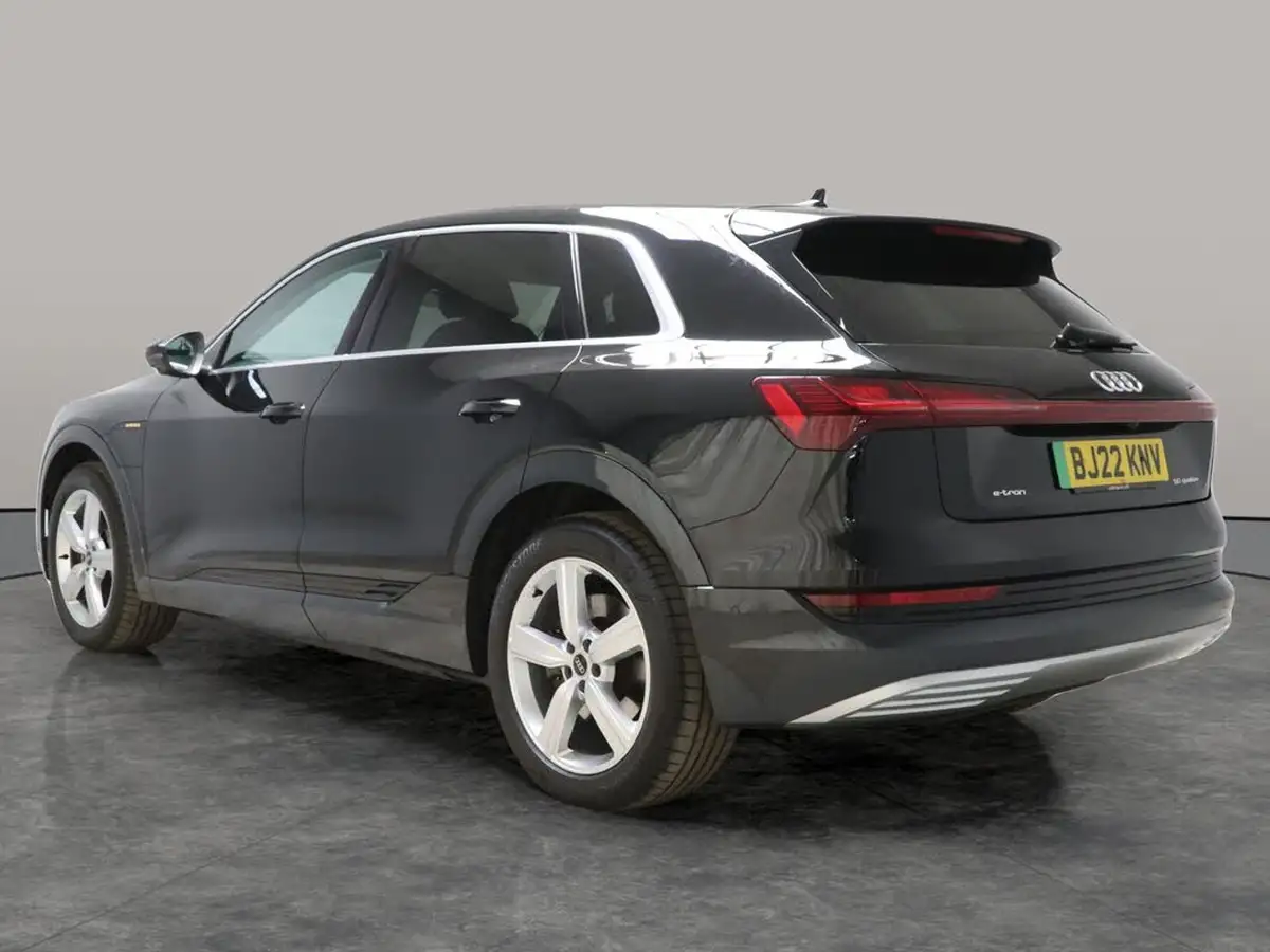 2022-audi-e-tron-50e-technik-station-wagon-big-15