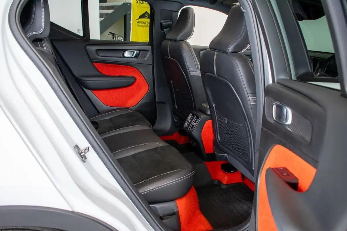 2018-volvo-xc40-20-t5-first-edition-big-14