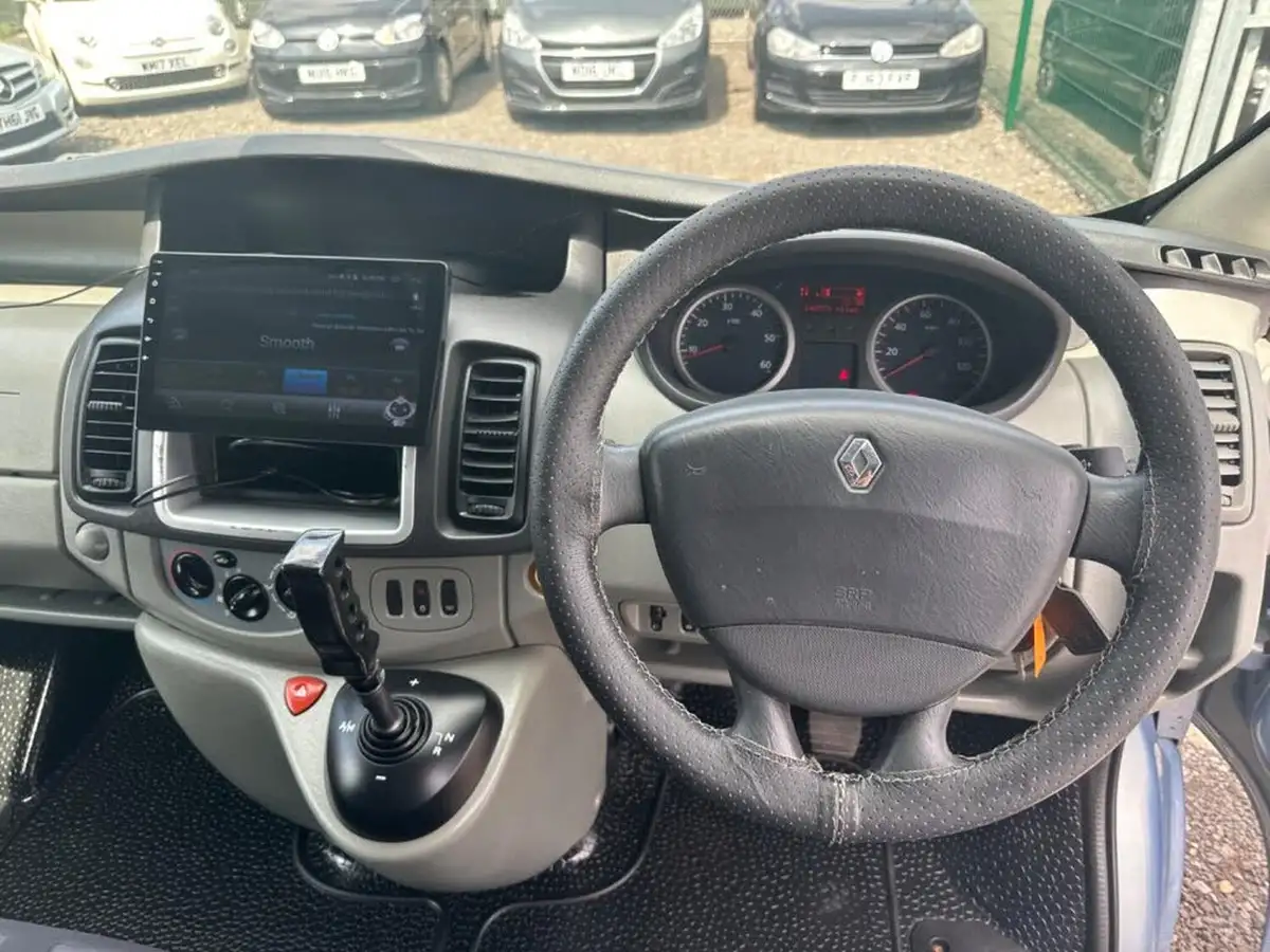 2013-renault-trafic-20td-sl27dci-115-eu5-minibus-9-seats-qs6-big-8