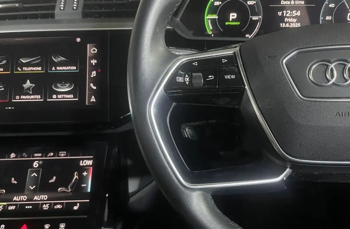 2022-audi-e-tron-55e-sport-station-wagon-big-14
