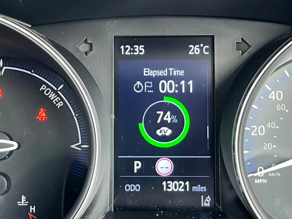 2021-toyota-c-hr-18-vvt-i-icon-big-26