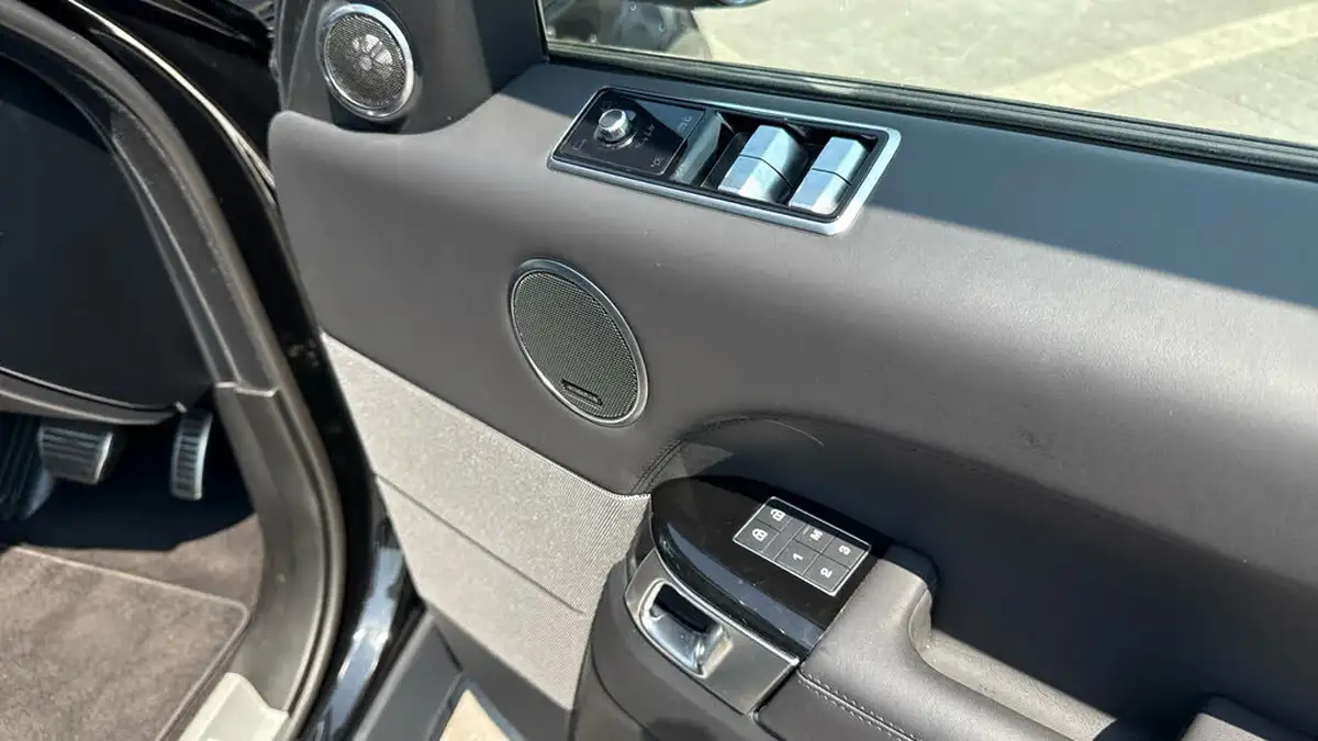 2022-land-rover-range-rover-sport-30-d300-hse-dynamic-black-big-28