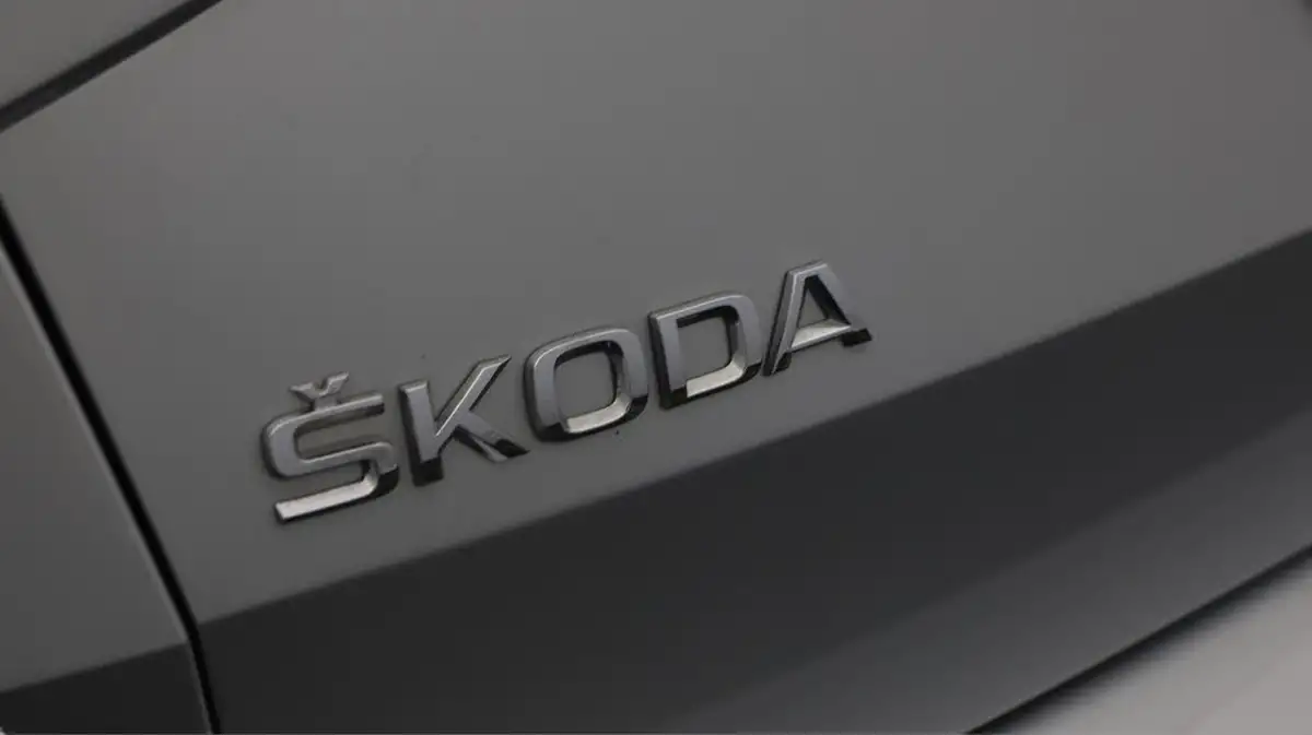 2019-skoda-karoq-20-tsi-sportline-big-20