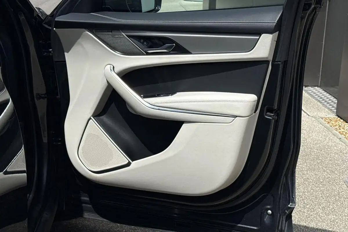2023-jaguar-f-pace-20-p250-r-dynamic-se-black-big-58