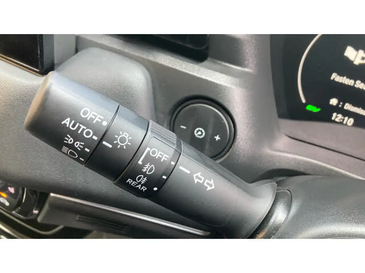 2025-honda-hr-v-15-i-mmd-advance-big-28