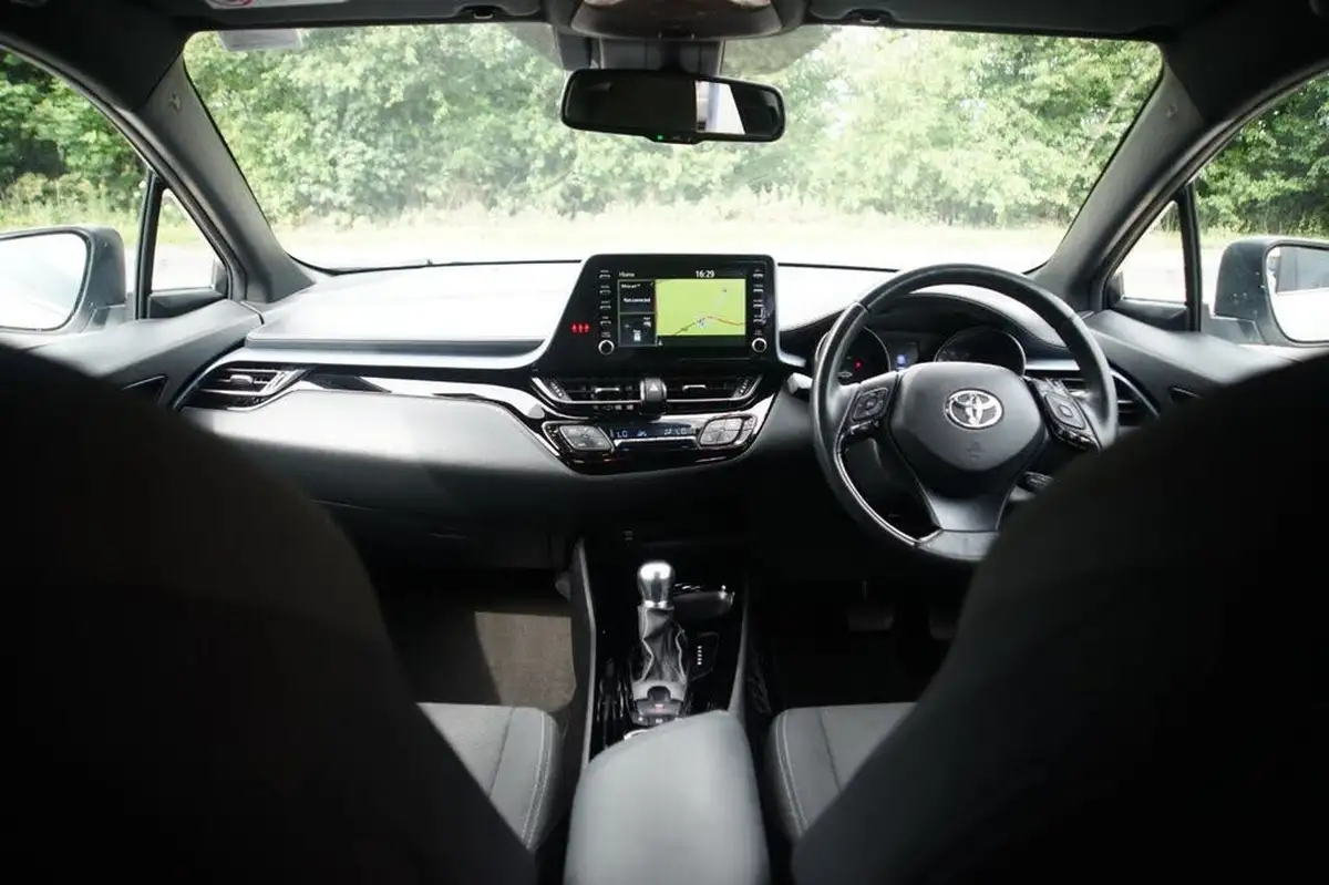 2021-toyota-c-hr-18-vvt-i-design-big-2