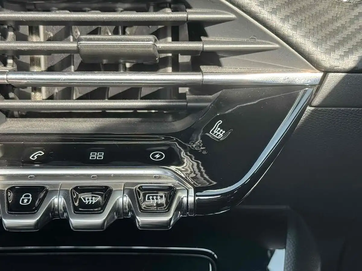2021-peugeot-2008-suv-e-gt-premium-big-37
