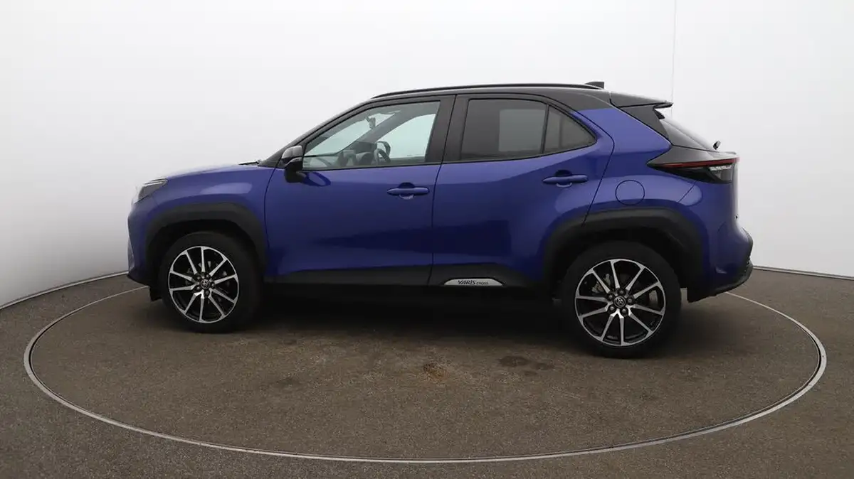 2023-toyota-yaris-cross-15-vvt-i-gr-sport-big-57