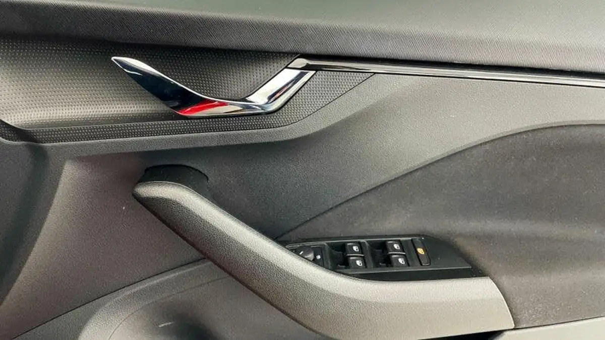 2021-skoda-kamiq-10-tsi-se-109ps-big-19