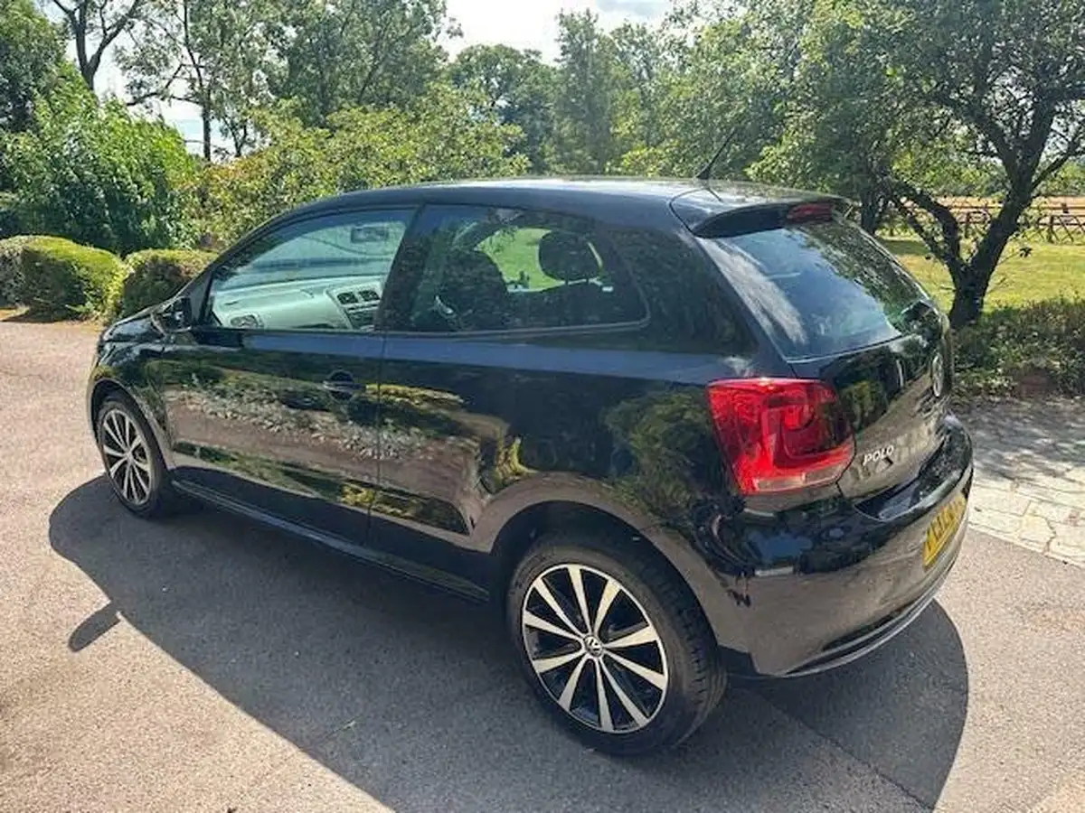 2012-volkswagen-polo-12-match-60ps-3d-big-8
