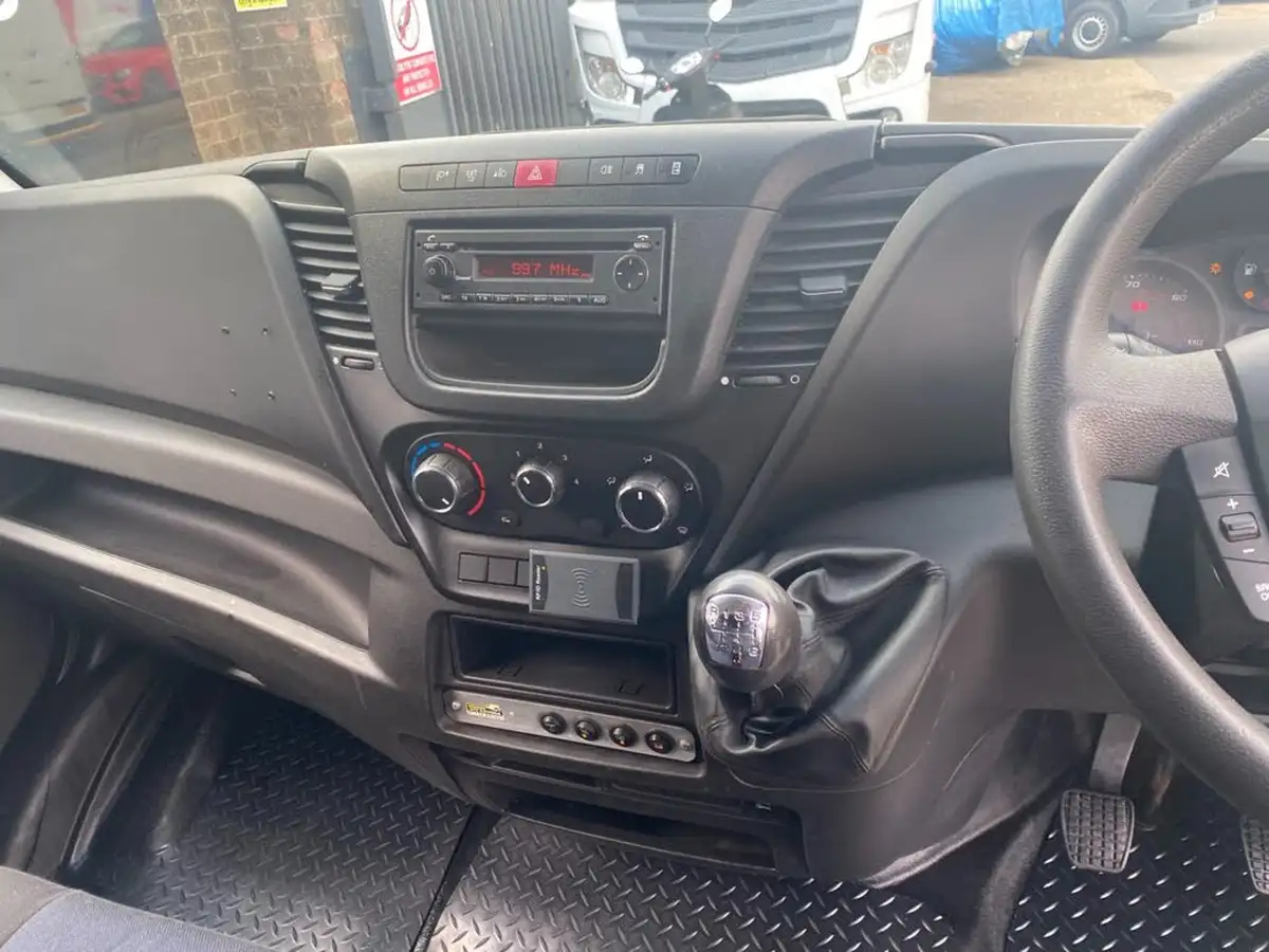 2019-iveco-daily-s-class-23td-35s12v-3520-h1-business-big-8