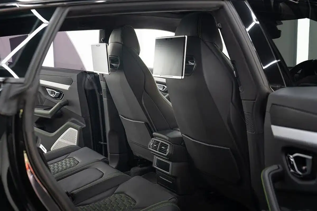2018-lamborghini-urus-40-no-trim-big-9