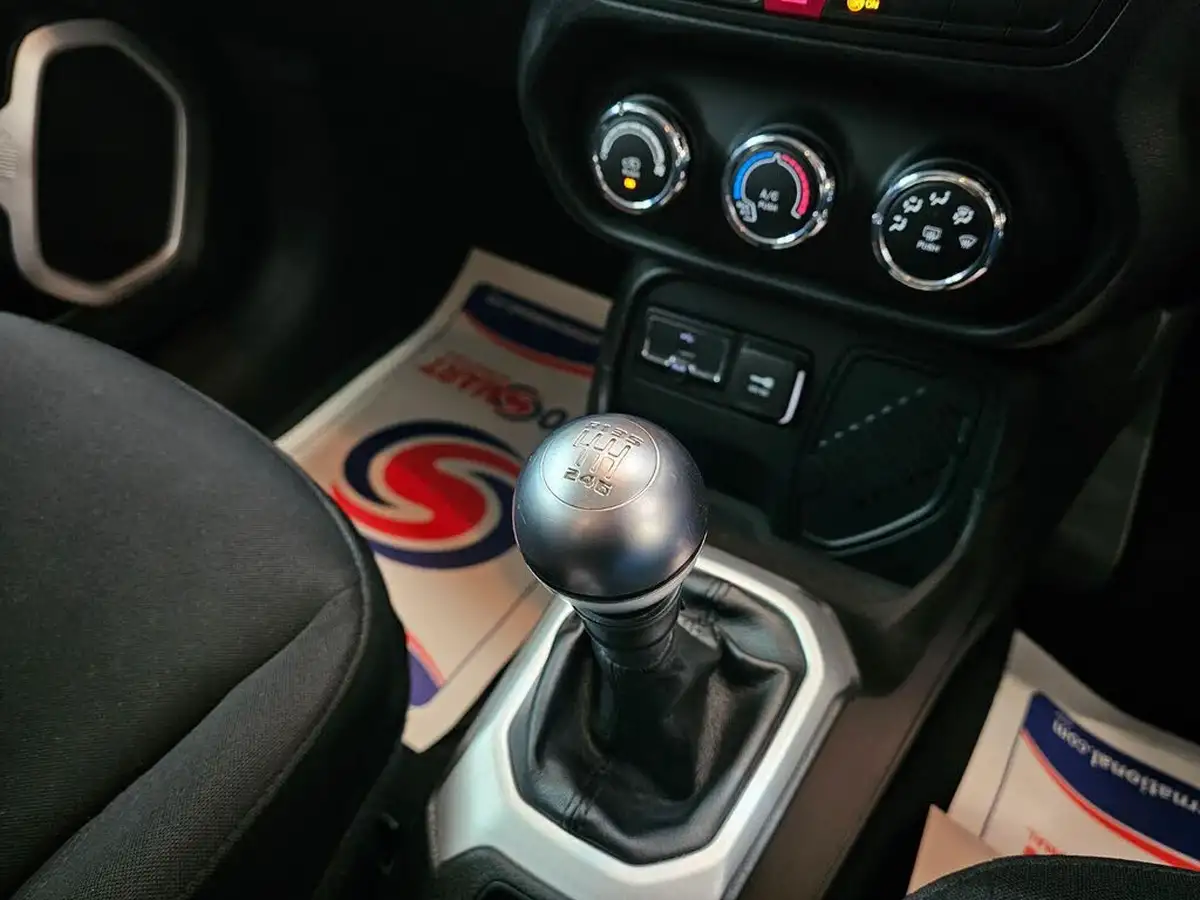2015-jeep-renegade-16-multijet-ii-longitude-ss-big-19