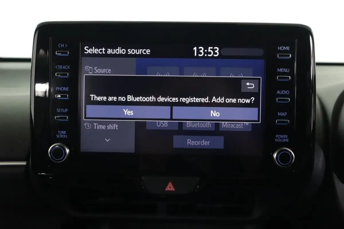 2022-toyota-yaris-15-vvt-i-design-panoramic-roof-big-34