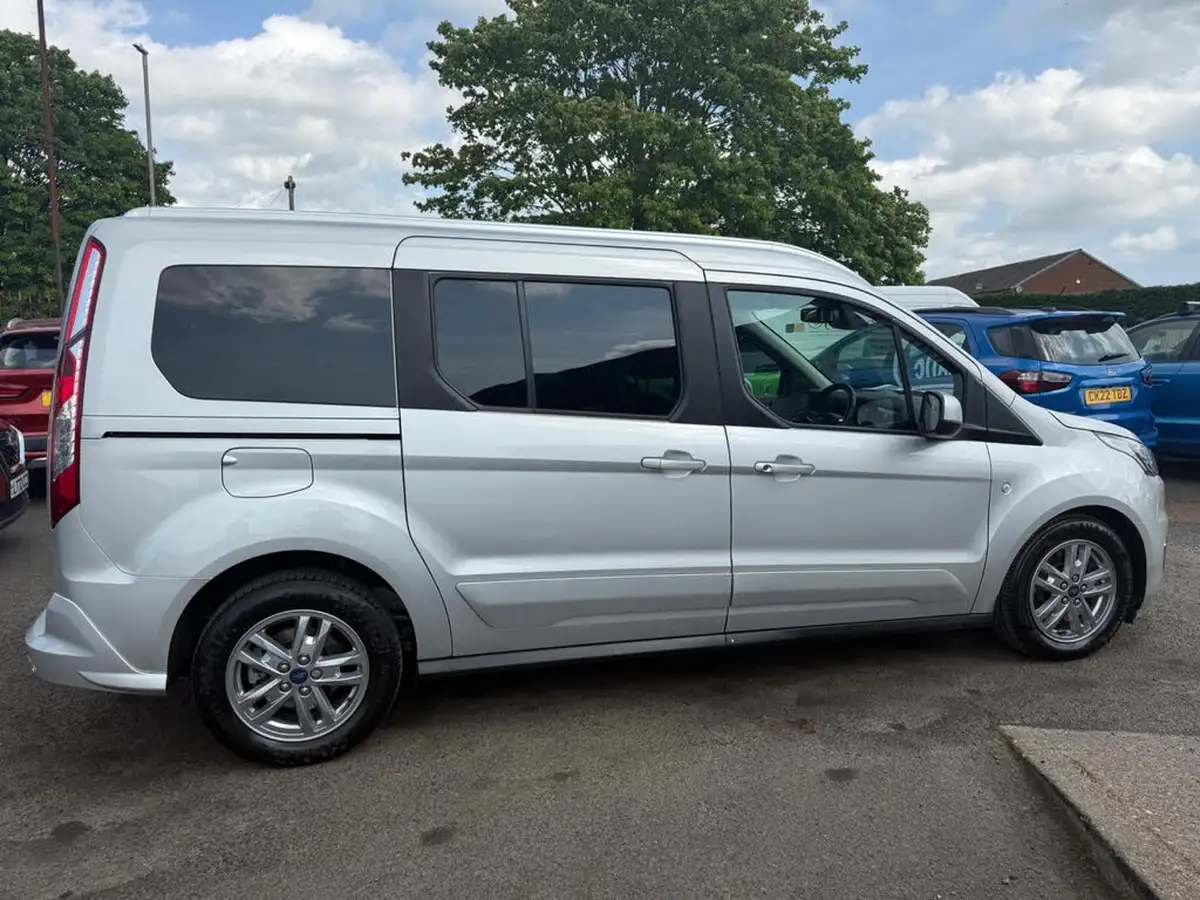 2022-ford-grand-tourneo-connect-15-titanium-120ps-ecoblue-1499cc-powershift-big-4